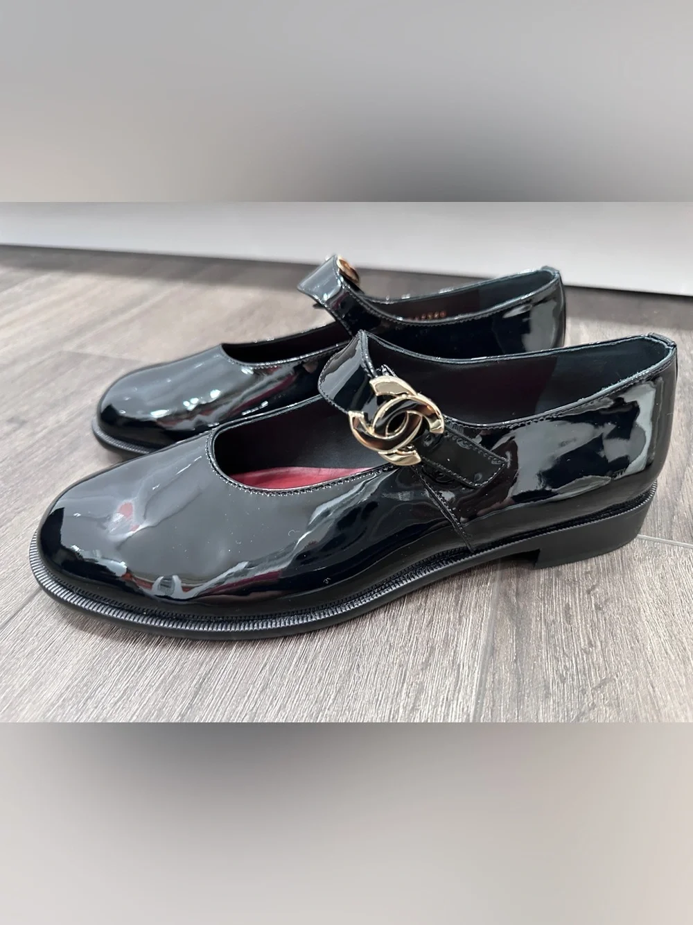 NEW CHANEL BLACK PATENT LEATHER MARYJANES WITH GOLD CC LOGO ADJUSTABLE LOCK 38C